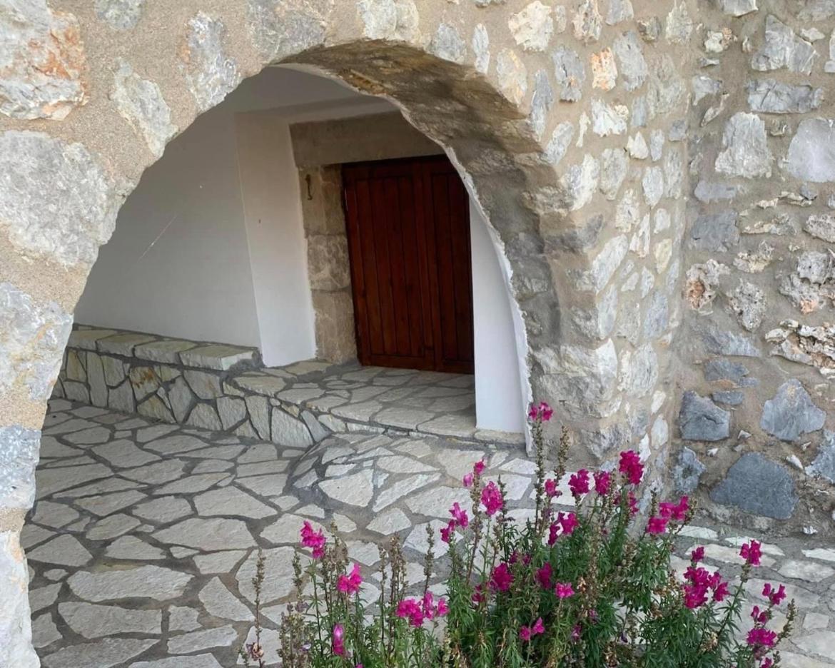 Terra Petra Villa At Psari Trikolonon Gortynia Psarion Exterior photo